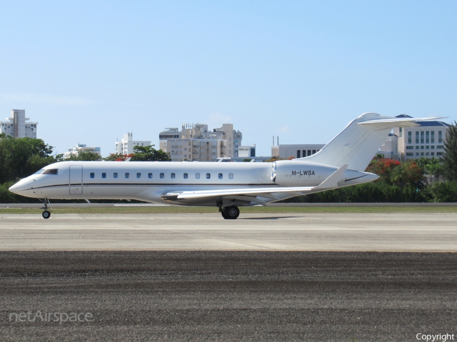 (Private) Bombardier BD-700-1A10 Global Express (M-LWSA) | Photo 387739