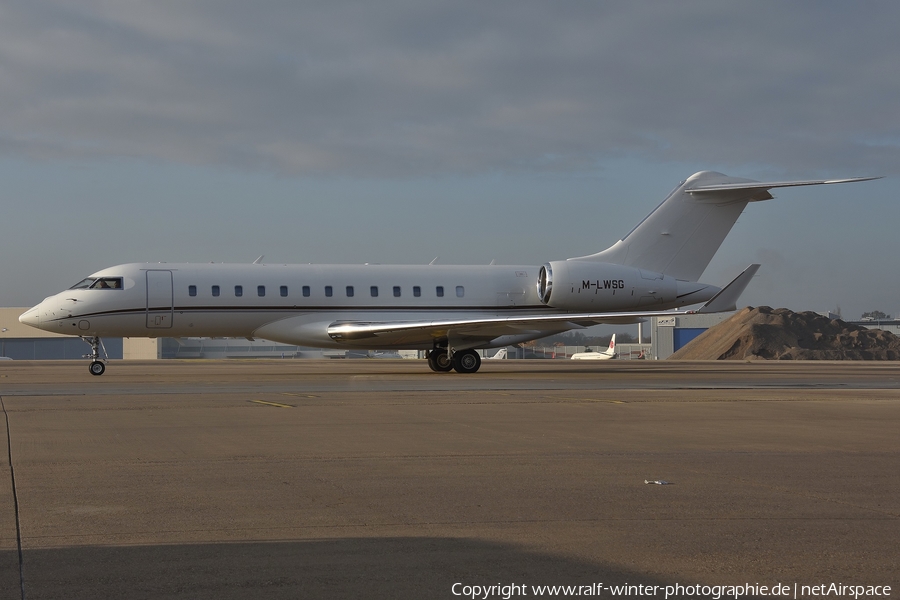 (Private) Bombardier BD-700-1A10 Global 6000 (M-LWSG) | Photo 458087