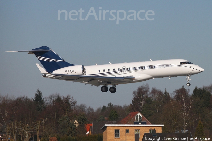 (Private) Bombardier BD-700-1A10 Global 6000 (M-LWSG) | Photo 235995