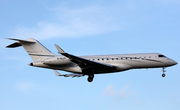 Avcon Jet Bombardier BD-700-1A10 Global 6000 (M-MAVP) at  Farnborough, United Kingdom