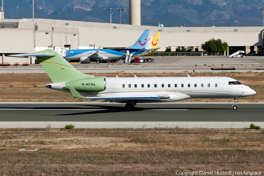 (Private) Bombardier BD-700-1A10 Global 6000 (M-MYNA) | Photo 501775