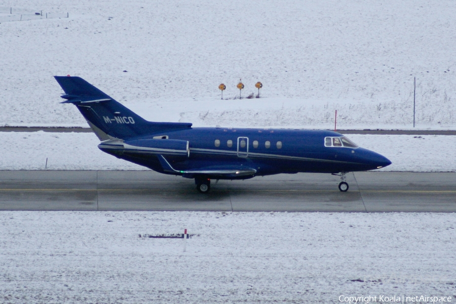 (Private) Raytheon Hawker 900XP (M-NICO) | Photo 615537