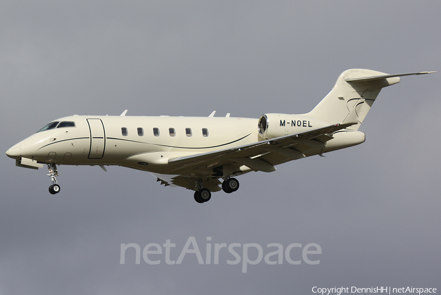(Private) Bombardier BD-100-1A10 Challenger 300 (M-NOEL) | Photo 404535