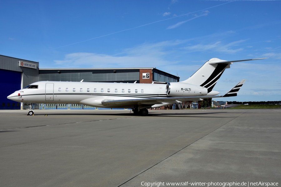 (Private) Bombardier BD-700-1A10 Global Express XRS (M-ULTI) | Photo 537397