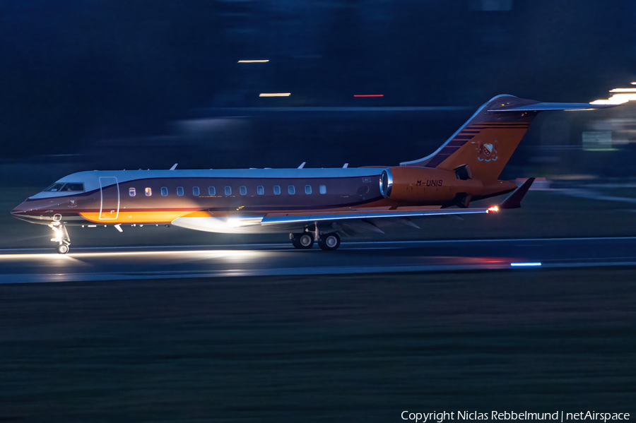 (Private) Bombardier BD-700-1A10 Global Express XRS (M-UNIS) | Photo 416555