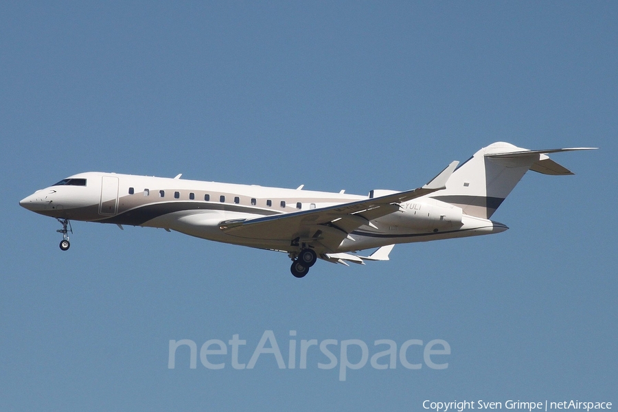 (Private) Bombardier BD-700-1A10 Global Express (M-YULI) | Photo 247242