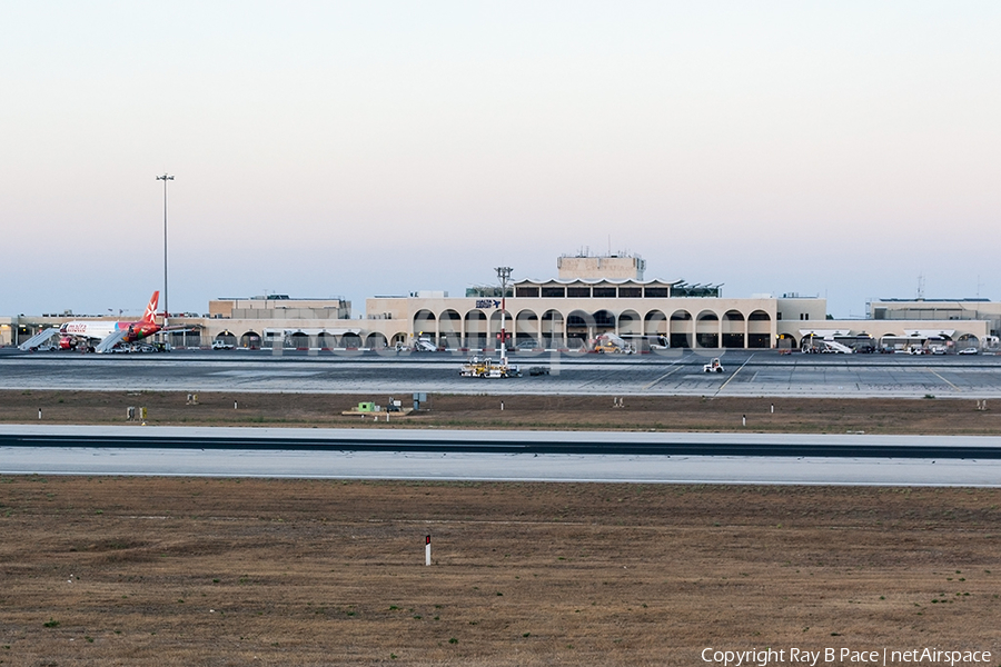 Aviation photo 399463