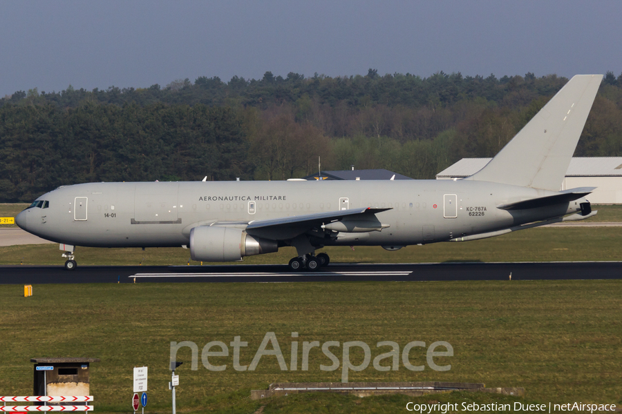 Italian Air Force (Aeronautica Militare Italiana) Boeing KC-767A/767-2EY(ER) (MM62226) | Photo 116513