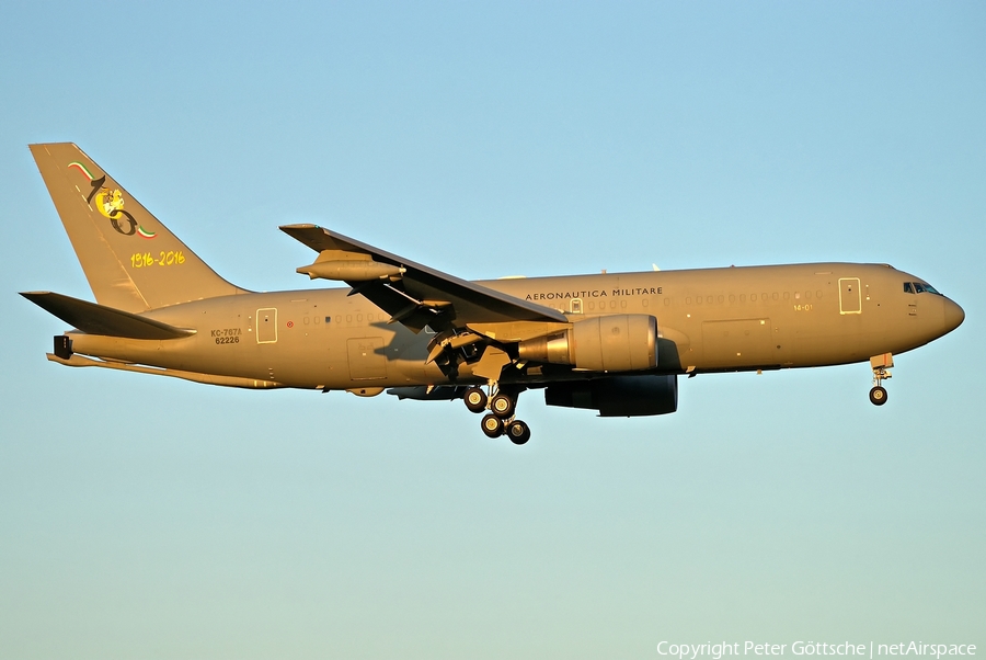 Italian Air Force (Aeronautica Militare Italiana) Boeing KC-767A/767-2EY(ER) (MM62226) | Photo 193313