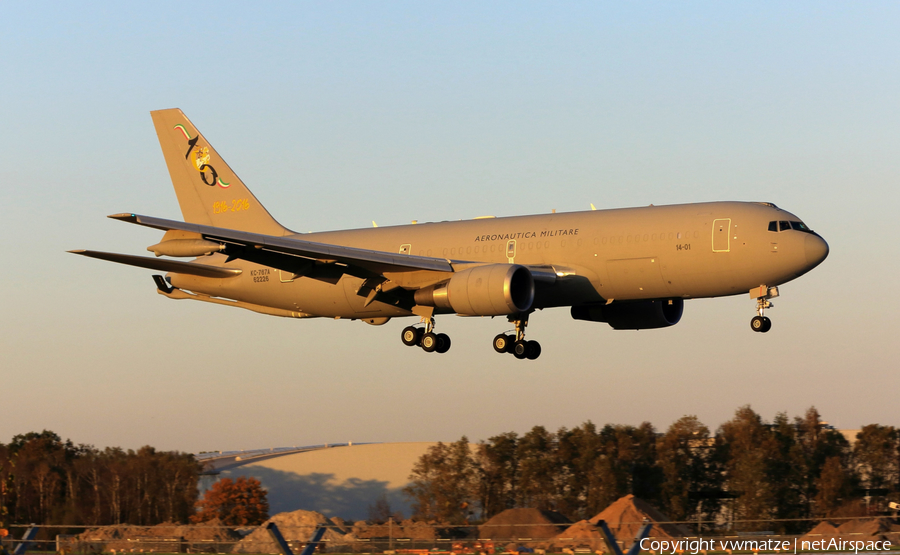 Italian Air Force (Aeronautica Militare Italiana) Boeing KC-767A/767-2EY(ER) (MM62226) | Photo 193454