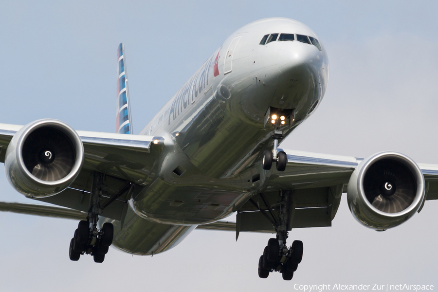 American Airlines Boeing 777-323(ER) (N*****) | Photo 136483