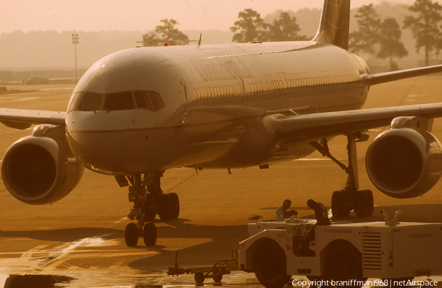 Continental Airlines Boeing 757-224 (N*****) | Photo 51464