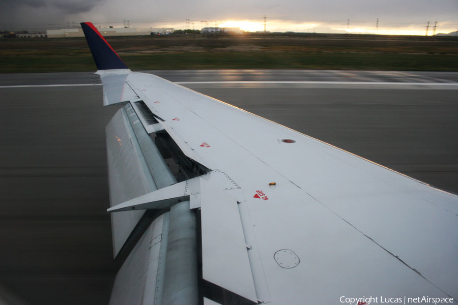 SkyWest Airlines Bombardier CRJ-200 (N*****) | Photo 27765
