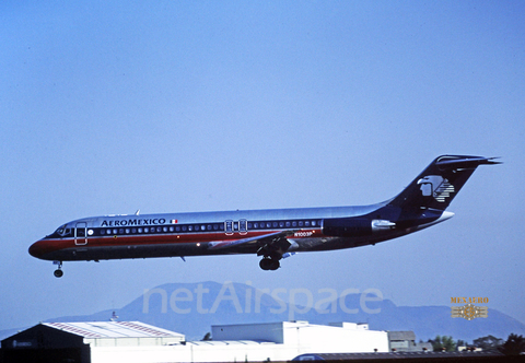 AeroMexico McDonnell Douglas DC-9-32 (N1003P) at  Mexico City - Lic. Benito Juarez International, Mexico