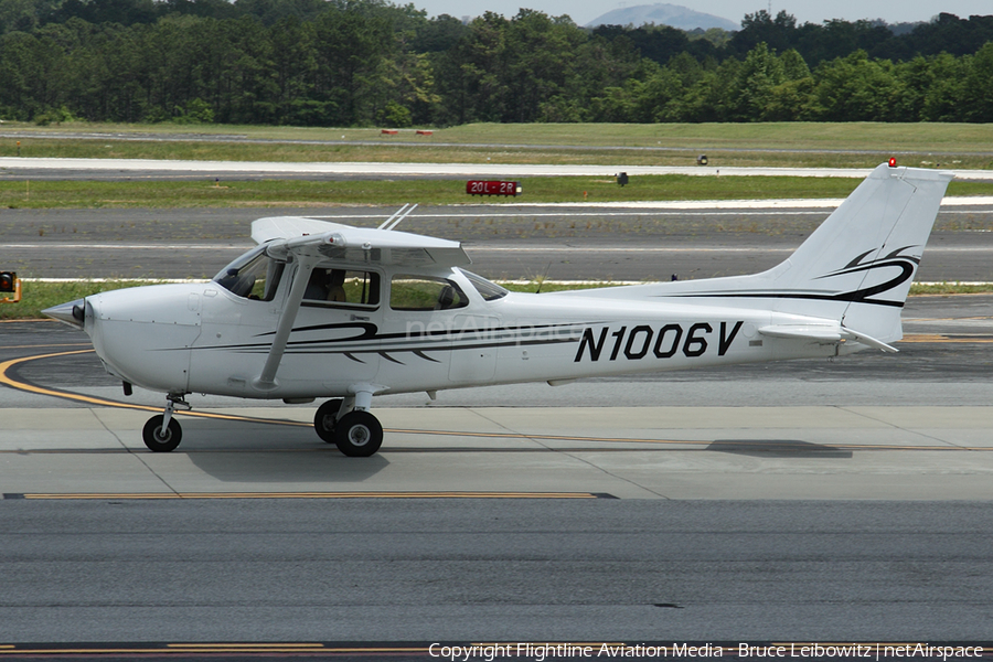 (Private) Cessna 172S Skyhawk SP (N1006V) | Photo 158491