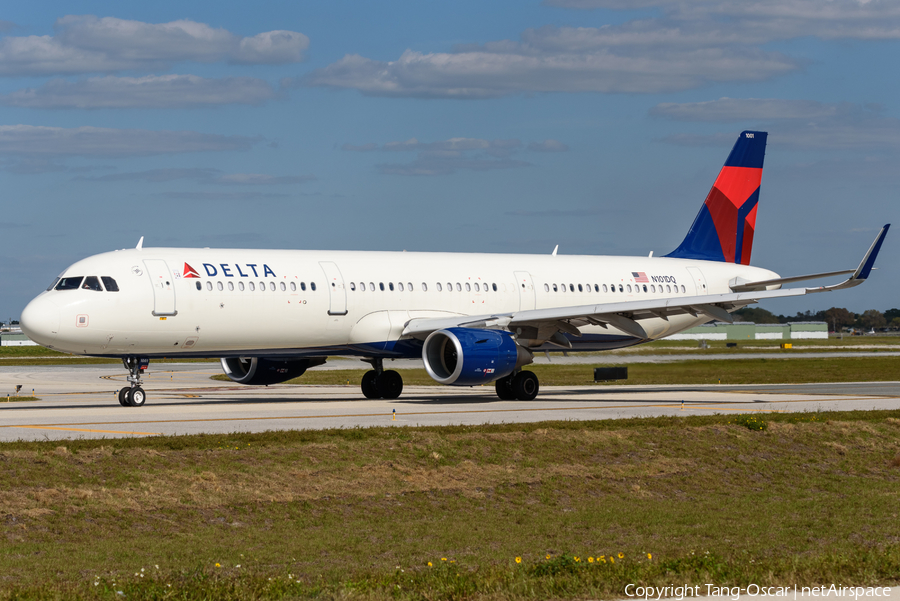 Delta Air Lines Airbus A321-211 (N101DQ) | Photo 436723