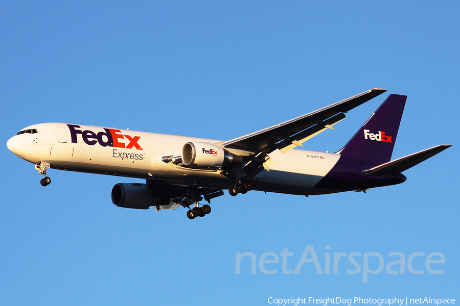 FedEx Boeing 767-3S2F(ER) (N102FE) | Photo 37810