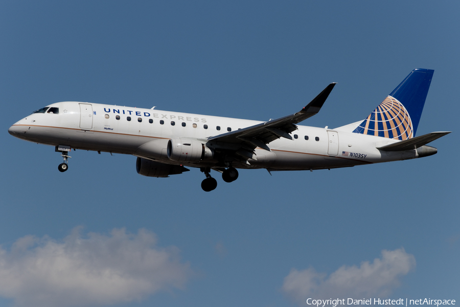 United Express (SkyWest Airlines) Embraer ERJ-175LR (ERJ-170-200LR) (N103SY) | Photo 446757