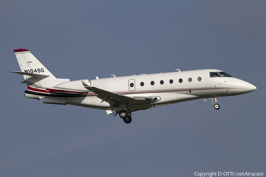 (Private) Gulfstream G200 (N104SG) | Photo 323334