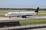Delta Air Lines Airbus A321-211 (N105DX) at  Atlanta - Hartsfield-Jackson International, United States