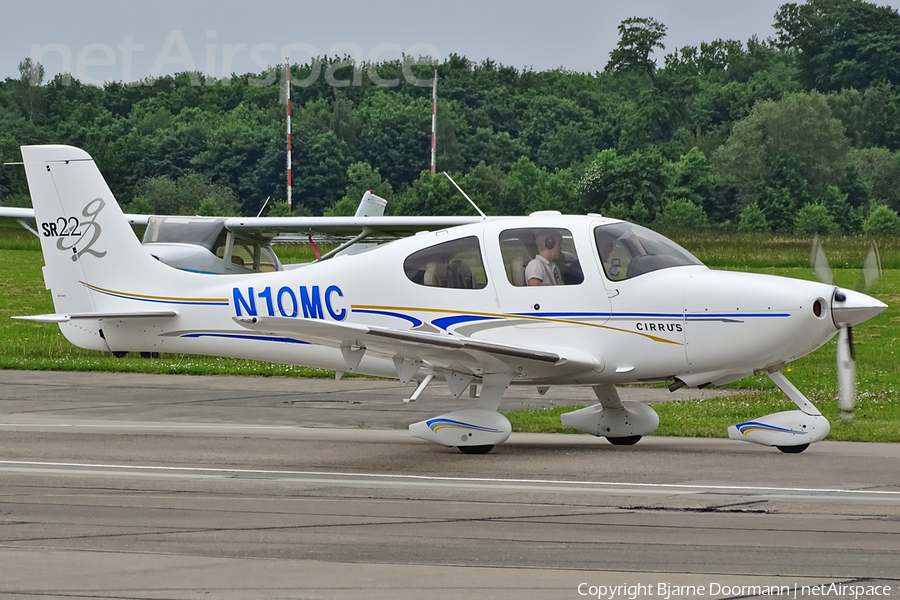 (Private) Cirrus SR22 G2 (N10MC) | Photo 453990