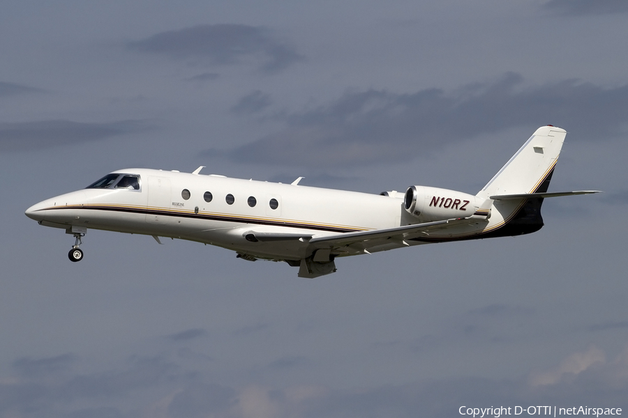 (Private) Gulfstream G150 (N10RZ) | Photo 408756