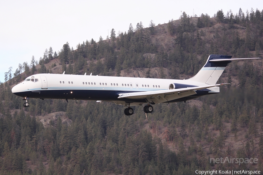 (Private) McDonnell Douglas MD-87 (N111RE) | Photo 612628
