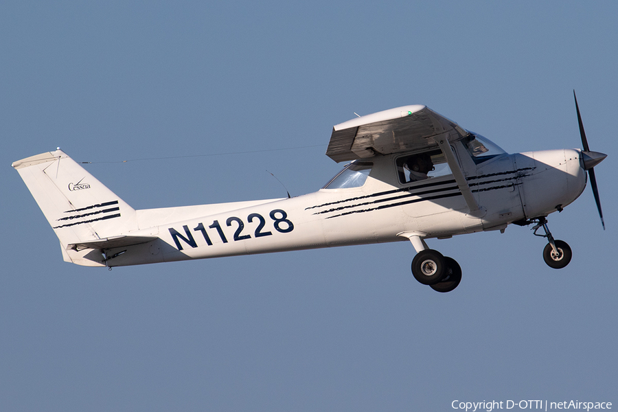 (Private) Cessna 150L (N11228) | Photo 634530
