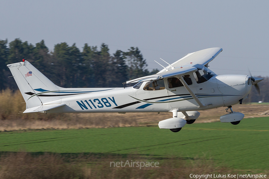 (Private) Cessna 172S Skyhawk SP (N1138Y) | Photo 235695