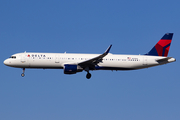 Delta Air Lines Airbus A321-211 (N113DX) at  Los Angeles - International, United States