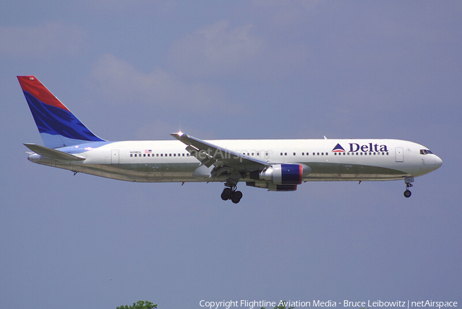 Delta Air Lines Boeing 767-332 (N116DL) | Photo 171809