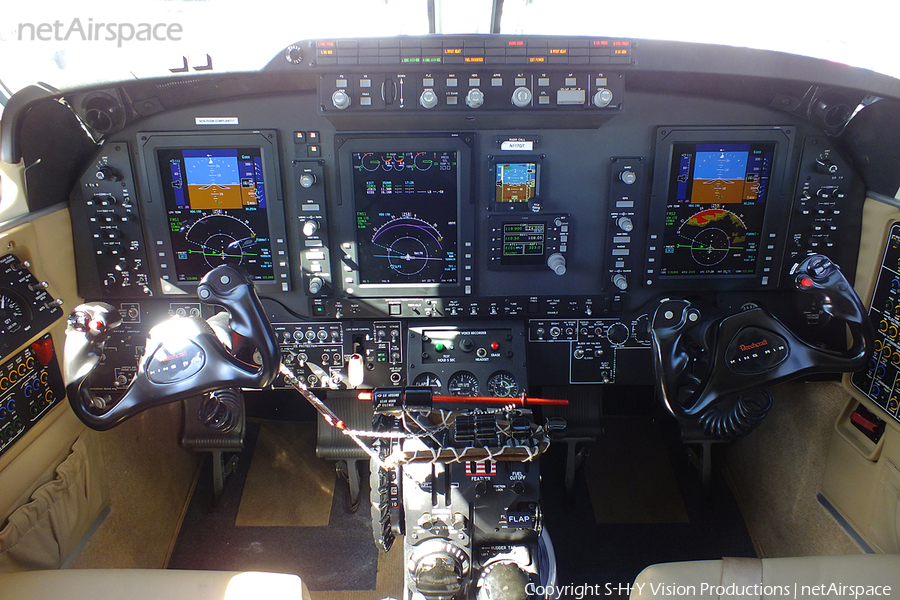 (Private) Beech C90GTx King Air (N117GT) | Photo 87544