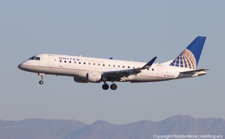 United Express (SkyWest Airlines) Embraer ERJ-175LR (ERJ-170-200LR) (N117SY) | Photo 660205