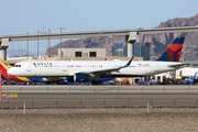 Delta Air Lines Airbus A321-211 (N118DY) at  Phoenix - Sky Harbor, United States