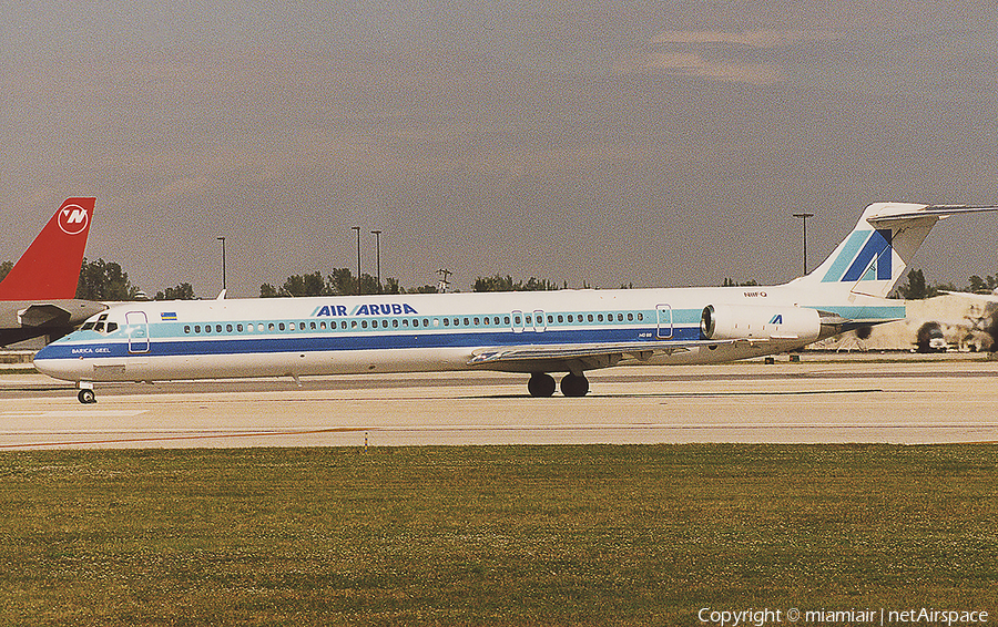 Air Aruba McDonnell Douglas MD-88 (N11FQ) | Photo 258185
