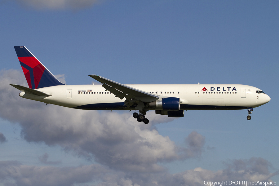 Delta Air Lines Boeing 767-332(ER) (N1200K) | Photo 313085