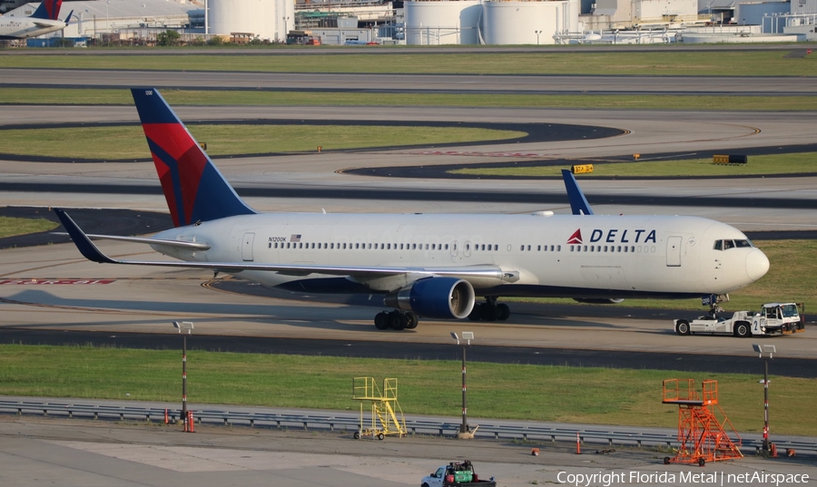 Delta Air Lines Boeing 767-332(ER) (N1200K) | Photo 326778