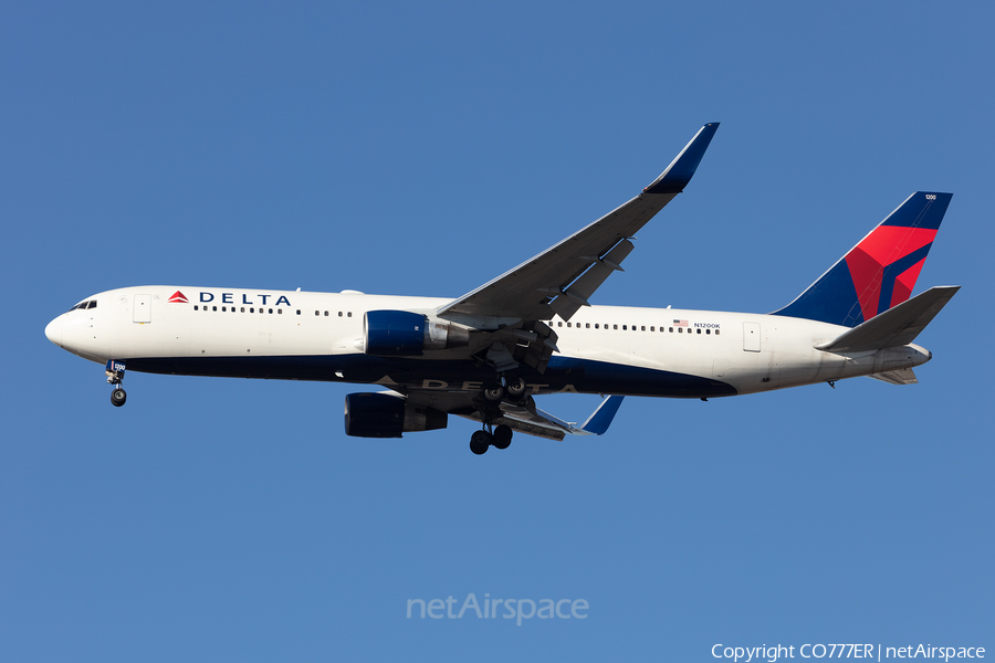 Delta Air Lines Boeing 767-332(ER) (N1200K) | Photo 506098