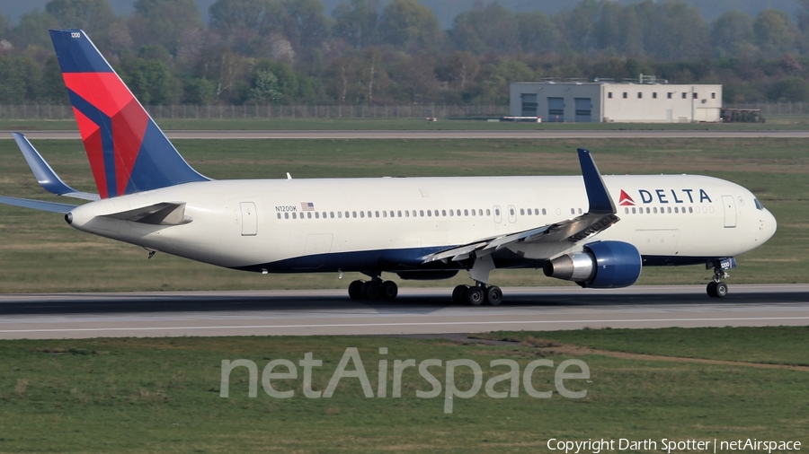 Delta Air Lines Boeing 767-332(ER) (N1200K) | Photo 215836