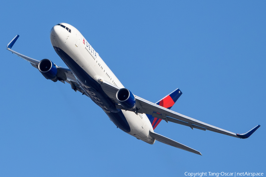 Delta Air Lines Boeing 767-332(ER) (N1200K) | Photo 425857