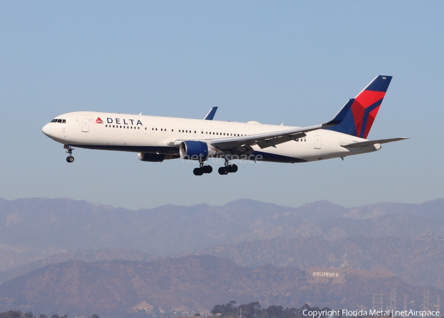 Delta Air Lines Boeing 767-332(ER) (N1200K) | Photo 675825