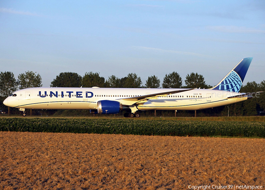 United Airlines Boeing 787-10 Dreamliner (N12010) | Photo 407814