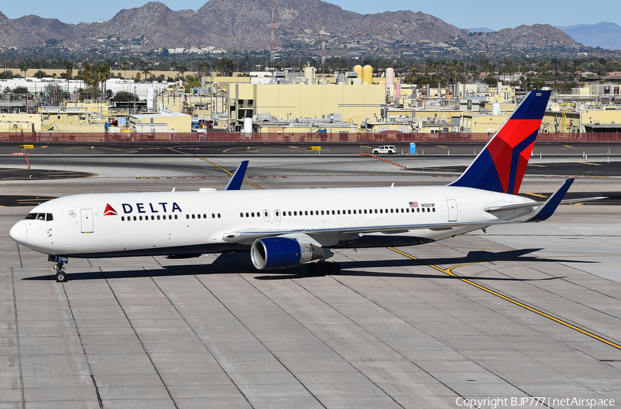 Delta Air Lines Boeing 767-332(ER) (N1201P) | Photo 214490