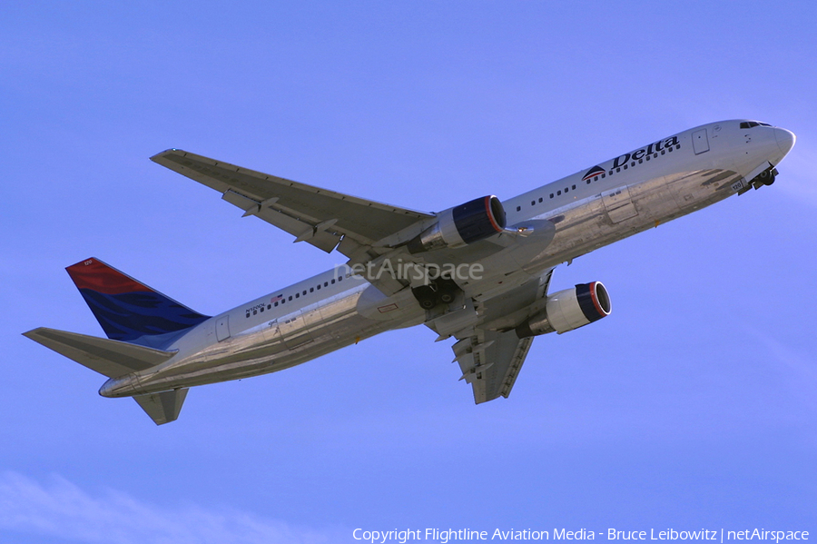 Delta Air Lines Boeing 767-332 (N120DL) | Photo 188855