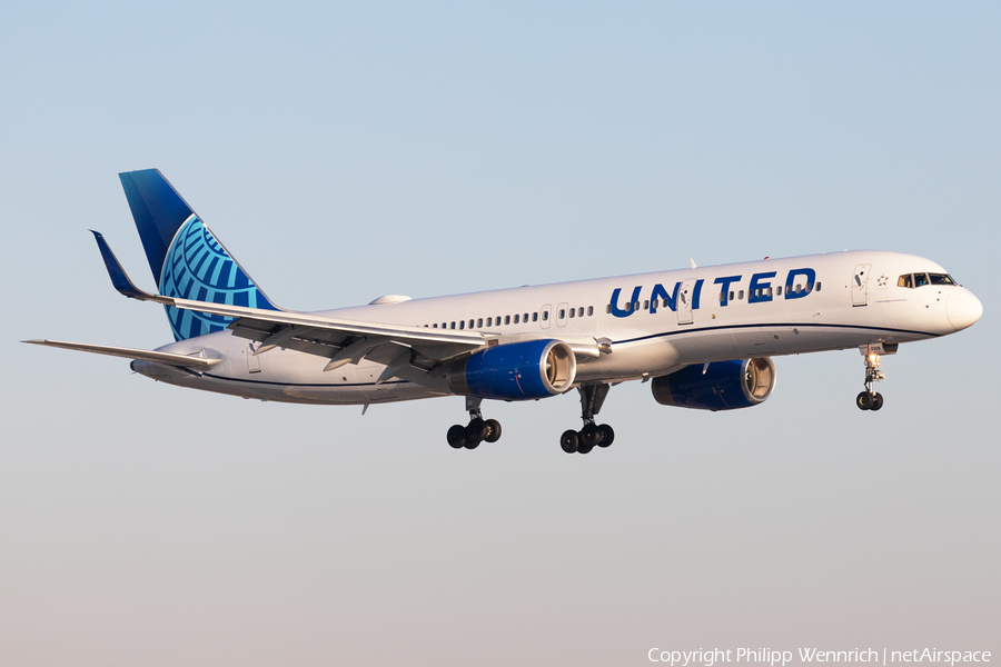 United Airlines Boeing 757-224 (N12109) | Photo 562002
