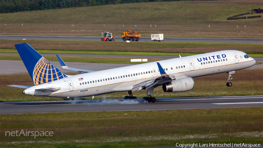 United Airlines Boeing 757-224 (N12109) | Photo 417511