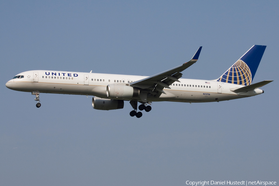 United Airlines Boeing 757-224 (N12116) | Photo 544165