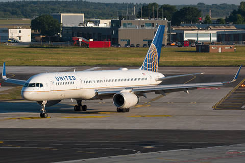 United Airlines Boeing 757-224 (N12116) at  Hamburg - Fuhlsbuettel (Helmut Schmidt), Germany