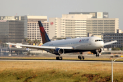 Delta Air Lines Boeing 767-332 (N121DE) at  Los Angeles - International, United States