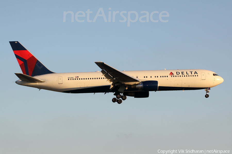 Delta Air Lines Boeing 767-332 (N121DE) | Photo 86166